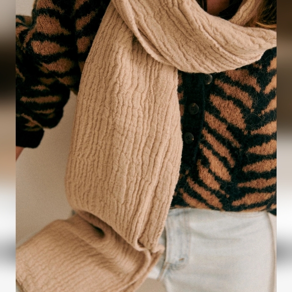 Sezane Scarf - Picture 5 of 5